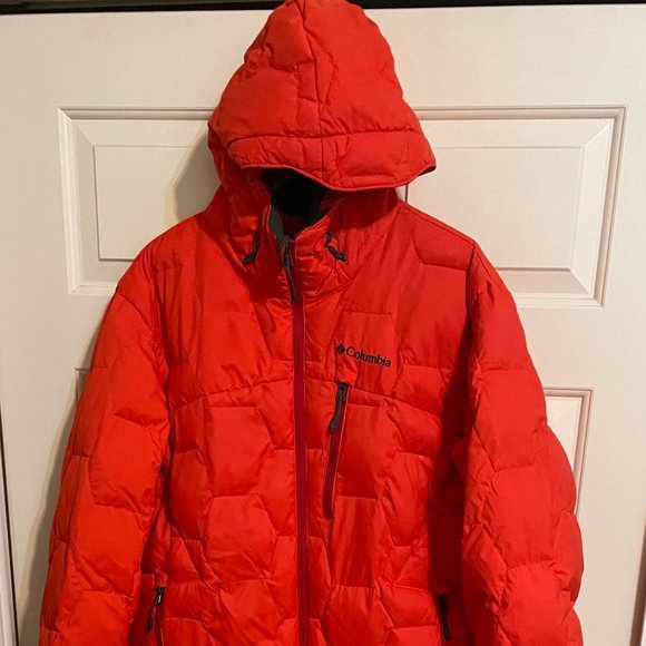 Columbia Hooded Red 700 Down Fill Jacket - Large - Picture 1 of 16